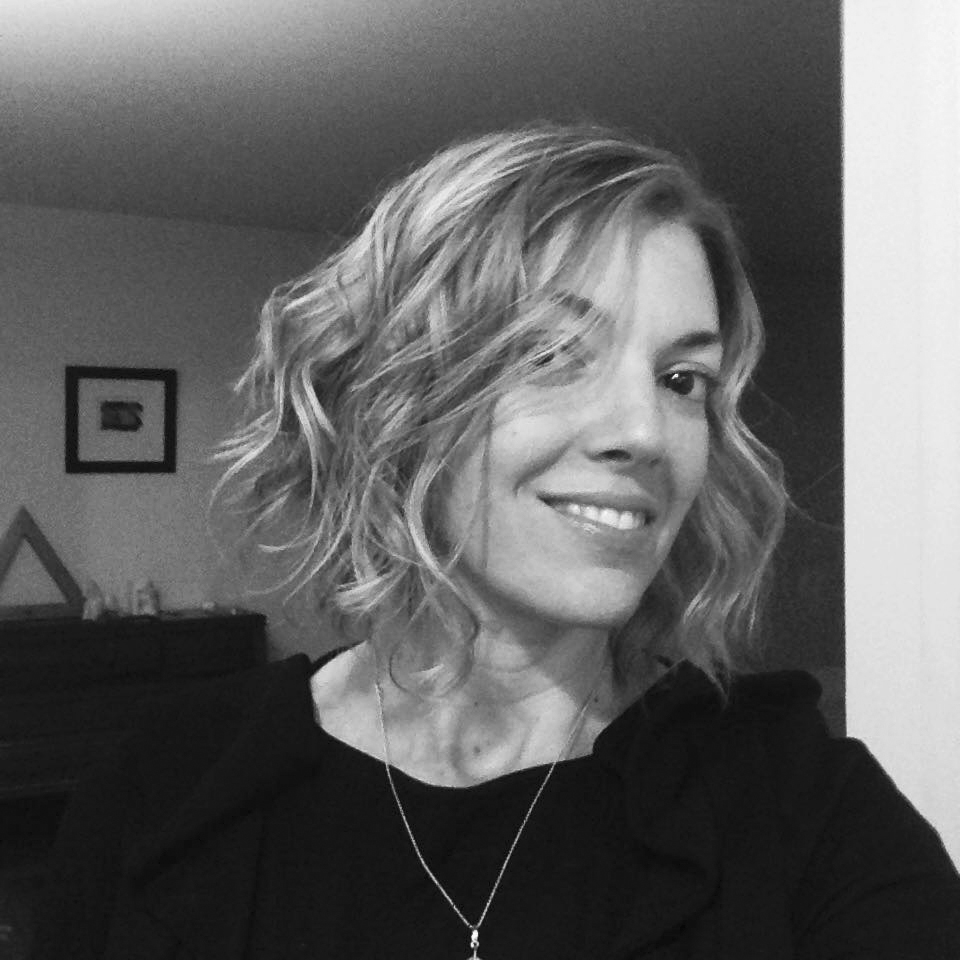 Spécialiste en hypnose éricksonnienne, reiki et médiation artistique